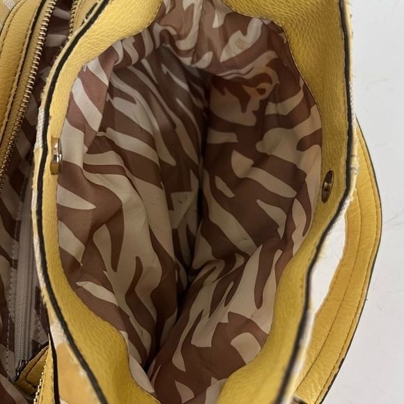 $3 With any Purchase- add to bundle- Women’s yellow purse - Picture 6 of 14